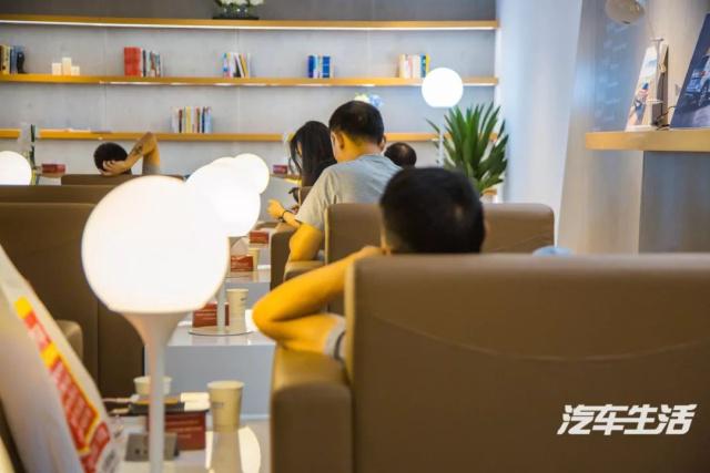上汽大眾四川廣博二層辦公區(qū) 上汽大眾四川廣博二層辦公區(qū)