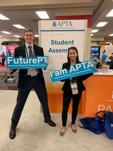 美國公共交通協(xié)會展工作人員 美國公共交通協(xié)會展工作人員