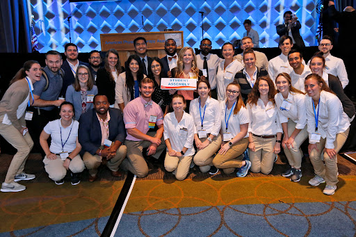 美國公共交通協(xié)會展合影 美國公共交通協(xié)會展合影