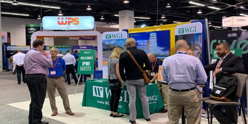 往屆車展現(xiàn)場圖 往屆車展現(xiàn)場圖